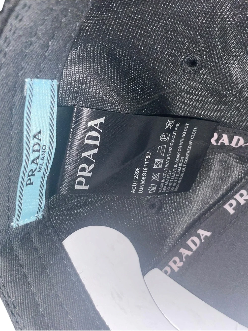 Prada unisex baseball cap Black Embossed Triangle Logo Cap